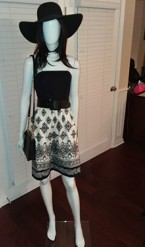 White House Black Market Black & White Print Dress